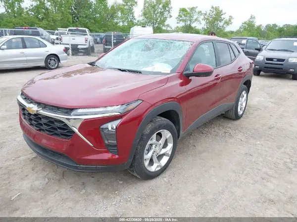 KL77LFE21RC229542 2024 CHEVROLET TRAX - Image 2