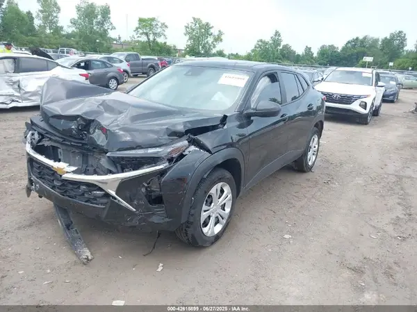 KL77LFE21RC231873 2024 CHEVROLET TRAX - Image 2