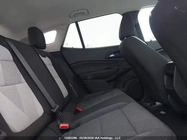 KL77LFE21SC051296 2025 CHEVROLET TRAX - Image 8