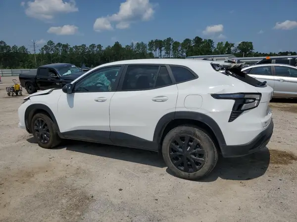KL77LFE22RC004689 2024 CHEVROLET TRAX - Image 2