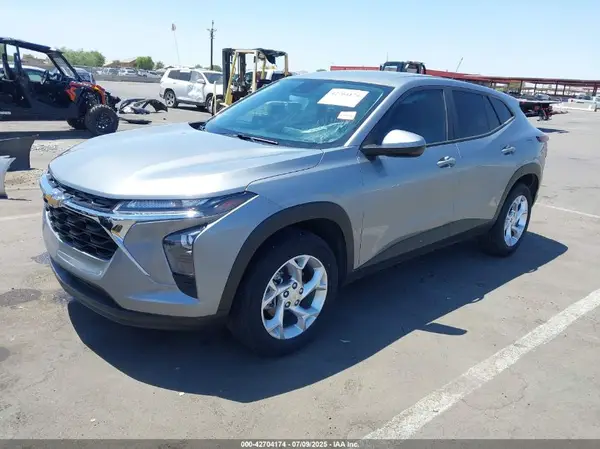 KL77LFE22RC020276 2024 CHEVROLET TRAX - Image 2