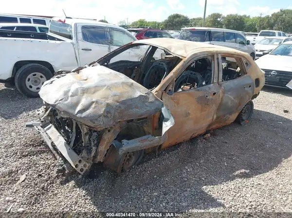KL77LFE22RC073012 2024 CHEVROLET TRAX - Image 2