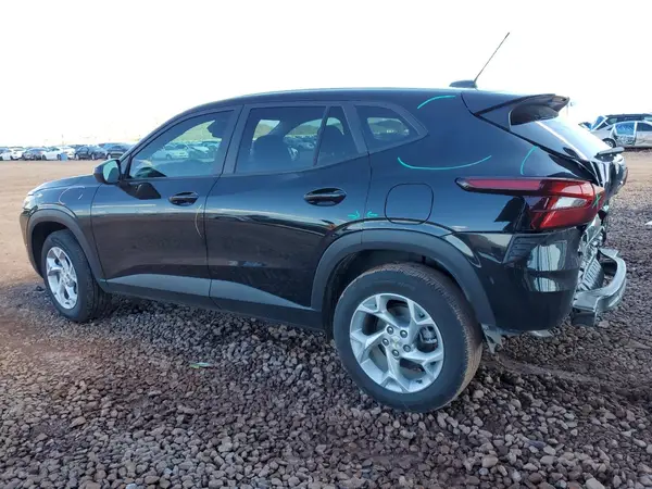 KL77LFE22RC081126 2024 CHEVROLET TRAX - Image 2