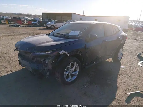 KL77LFE22RC084785 2024 CHEVROLET TRAX - Image 2