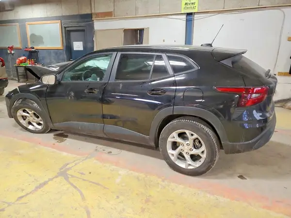 KL77LFE22RC091512 2024 CHEVROLET TRAX - Image 2