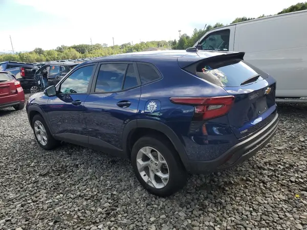 KL77LFE22RC102671 2024 CHEVROLET TRAX - Image 2