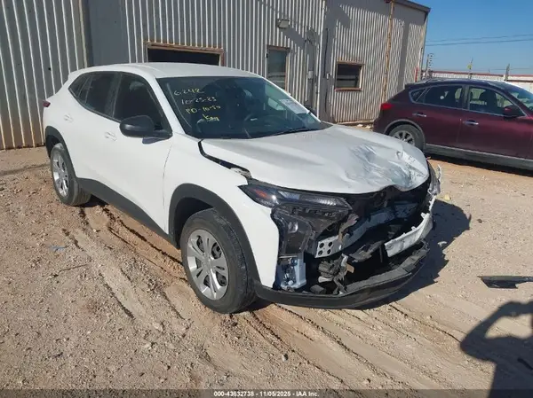KL77LFE22RC166242 2024 CHEVROLET TRAX - Image 1