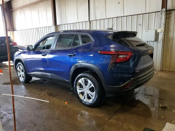 KL77LFE22RC194607 2024 CHEVROLET TRAX - Image 2