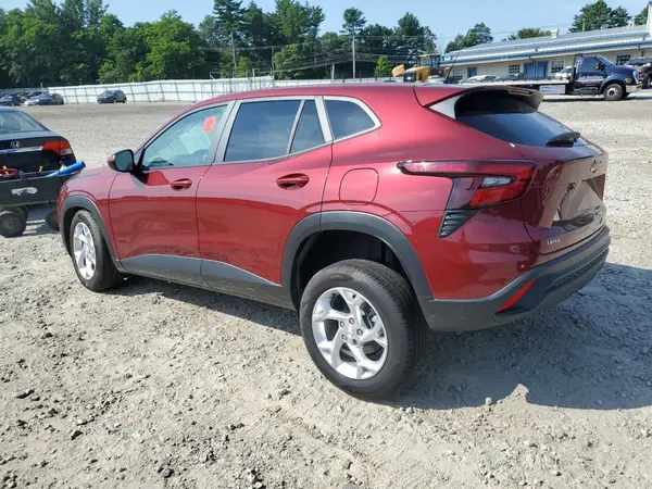 KL77LFE22RC239173 2024 CHEVROLET TRAX - Image 2