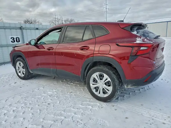 KL77LFE22RC244082 2024 CHEVROLET TRAX - Image 2