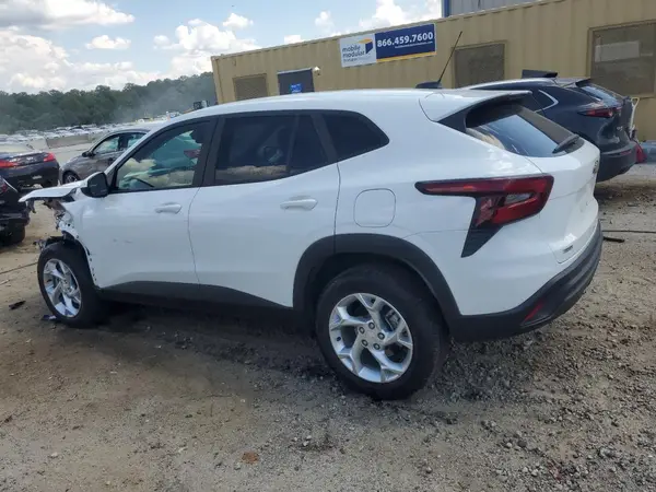 KL77LFE22RC246544 2024 CHEVROLET TRAX - Image 2