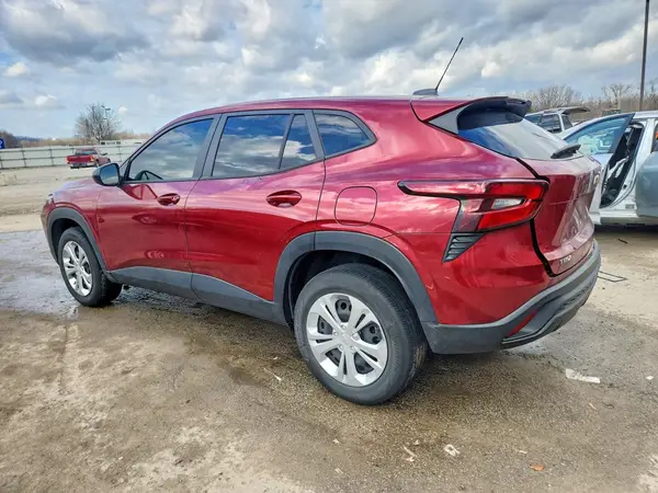 KL77LFE23RC054839 2024 CHEVROLET TRAX - Image 2