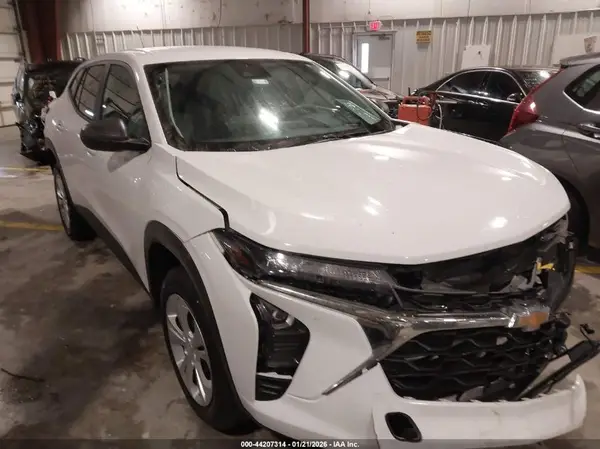 KL77LFE23RC056980 2024 CHEVROLET TRAX - Image 1