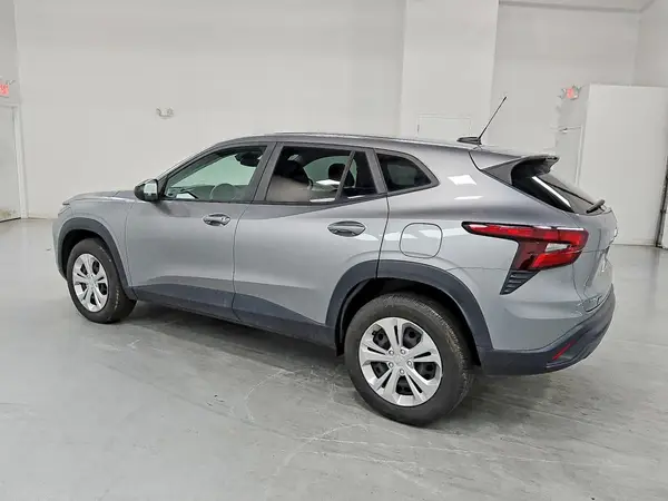 KL77LFE23RC086352 2024 CHEVROLET TRAX - Image 2