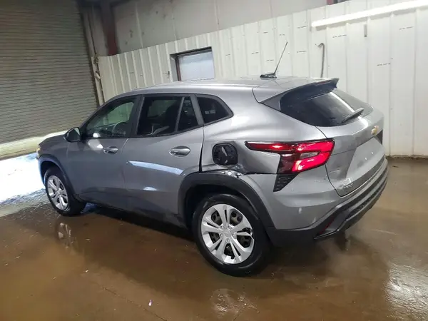 KL77LFE23RC090658 2024 CHEVROLET TRAX - Image 2