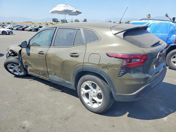KL77LFE23RC104168 2024 CHEVROLET TRAX - Image 2