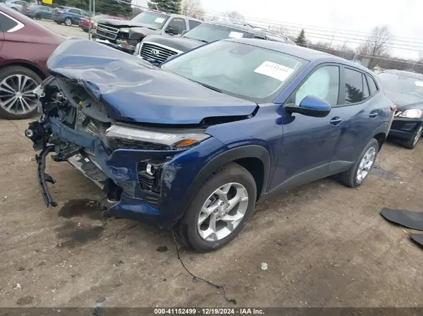 KL77LFE23RC109953 2024 CHEVROLET TRAX - Image 2