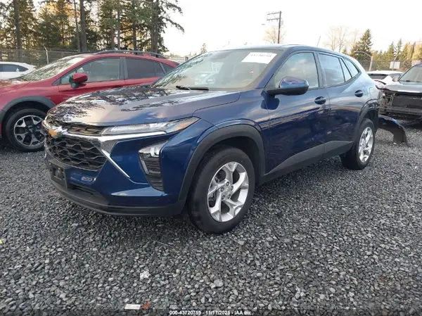 KL77LFE23RC113758 2024 CHEVROLET TRAX - Image 2