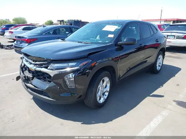 KL77LFE23RC143732 2024 CHEVROLET TRAX - Image 2