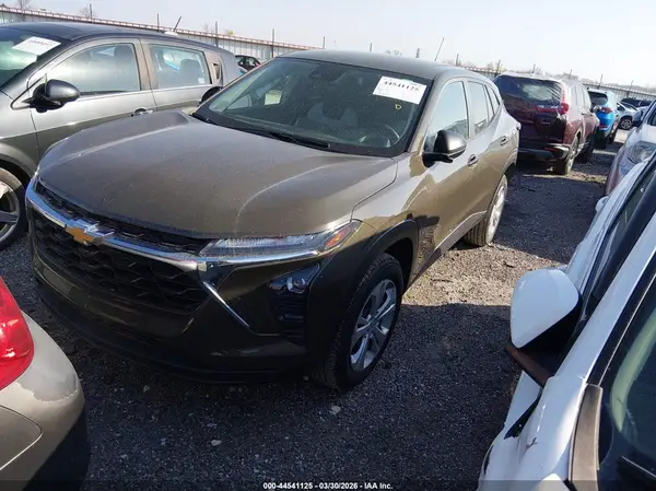 KL77LFE23RC146114 2024 CHEVROLET TRAX - Image 2