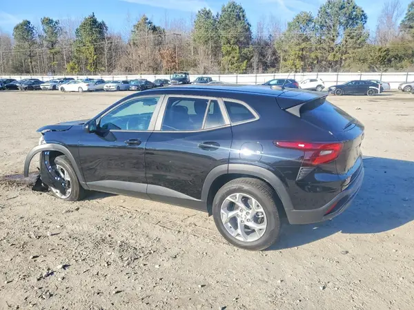 KL77LFE23RC174088 2024 CHEVROLET TRAX - Image 2
