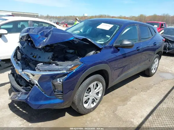KL77LFE23RC178576 2024 CHEVROLET TRAX - Image 2