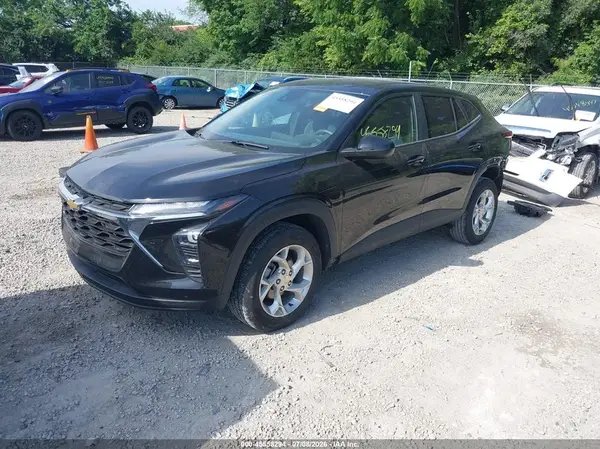 KL77LFE23RC189707 2024 CHEVROLET TRAX - Image 2