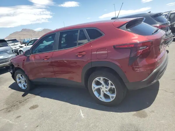 KL77LFE23RC193966 2024 CHEVROLET TRAX - Image 2