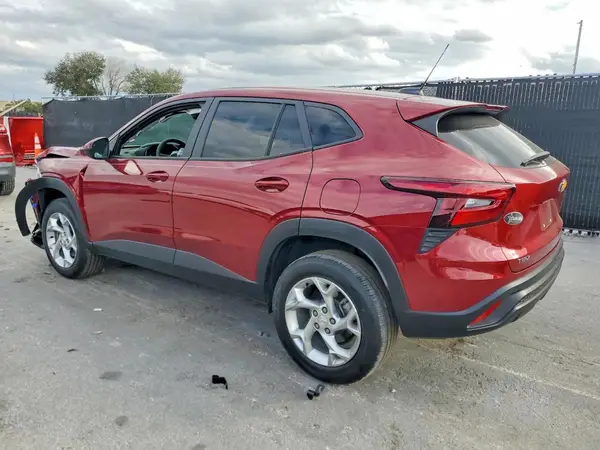 KL77LFE23RC200270 2024 CHEVROLET TRAX - Image 2