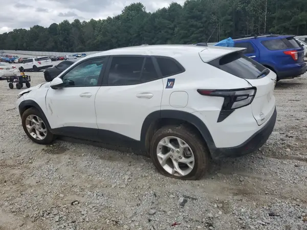 KL77LFE23RC205193 2024 CHEVROLET TRAX - Image 2
