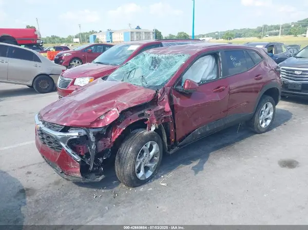 KL77LFE23RC208241 2024 CHEVROLET TRAX - Image 2