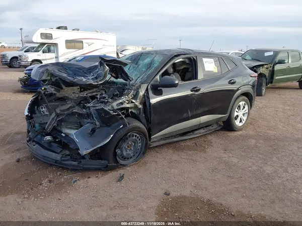KL77LFE23RC211169 2024 CHEVROLET TRAX - Image 2