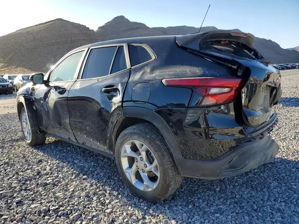 KL77LFE23RC240462 2024 CHEVROLET TRAX - Image 2
