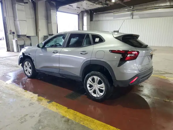 KL77LFE23RC245211 2024 CHEVROLET TRAX - Image 2