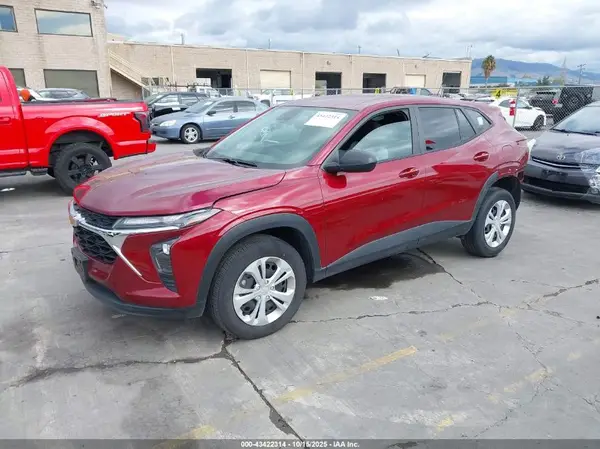 KL77LFE23RC246200 2024 CHEVROLET TRAX - Image 2