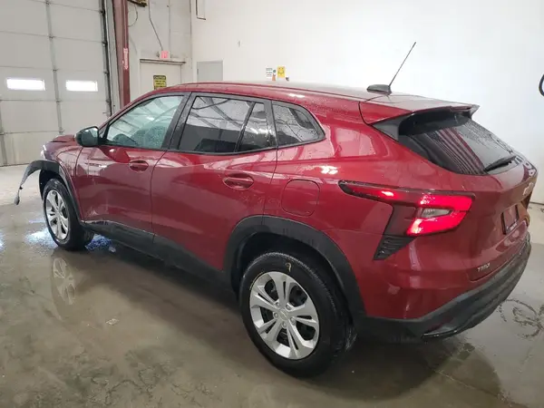 KL77LFE23RC246486 2024 CHEVROLET TRAX - Image 2