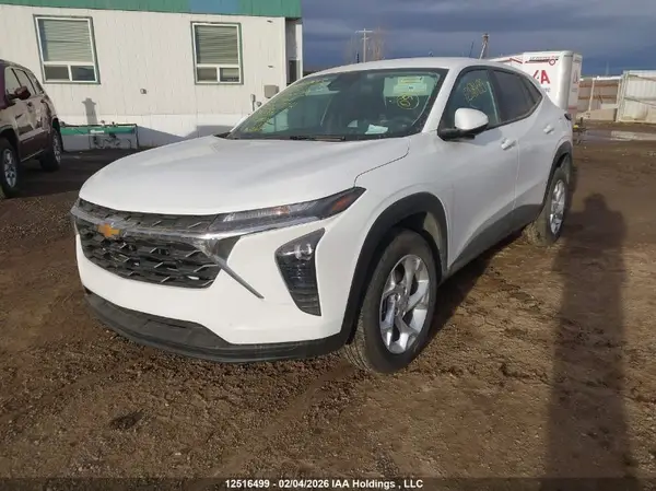 KL77LFE23SC059903 2025 CHEVROLET TRAX - Image 2
