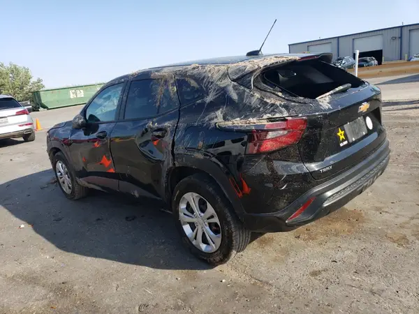 KL77LFE24RC034325 2024 CHEVROLET TRAX - Image 2