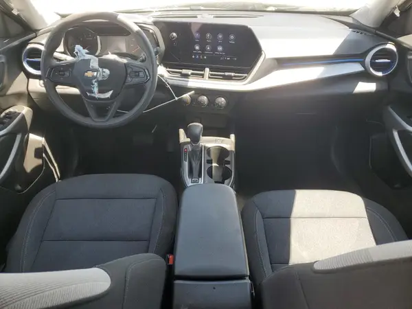 KL77LFE24RC074145 2024 CHEVROLET TRAX - Image 8