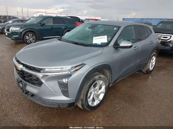 KL77LFE24RC094234 2024 CHEVROLET TRAX - Image 2