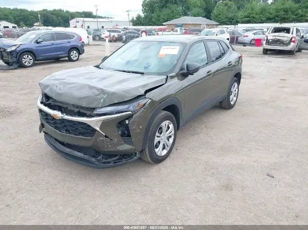 KL77LFE24RC103529 2024 CHEVROLET TRAX - Image 2