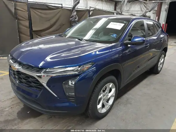 KL77LFE24RC120492 2024 CHEVROLET TRAX - Image 2