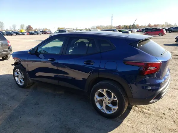 KL77LFE24RC124283 2024 CHEVROLET TRAX - Image 2