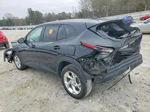 KL77LFE24RC126471 2024 CHEVROLET TRAX - Image 2