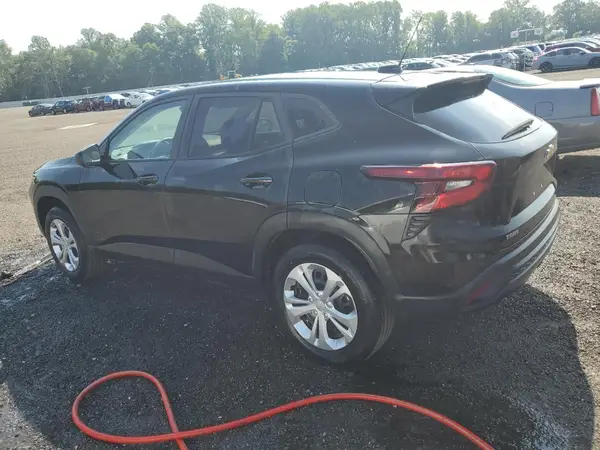 KL77LFE24RC134344 2024 CHEVROLET TRAX - Image 2