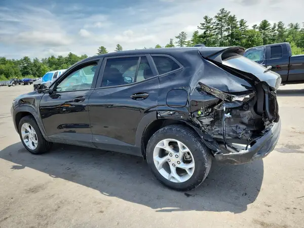 KL77LFE24RC139513 2024 CHEVROLET TRAX - Image 2