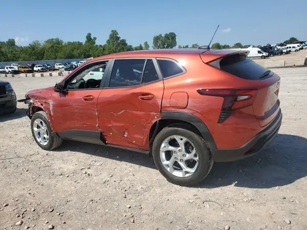 KL77LFE24RC143688 2024 CHEVROLET TRAX - Image 2