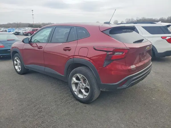 KL77LFE24RC187917 2024 CHEVROLET TRAX - Image 2