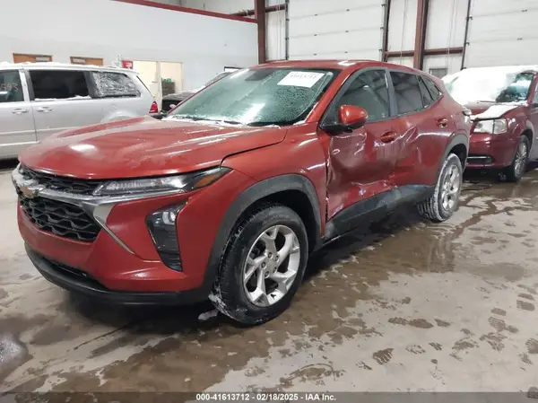 KL77LFE24RC192177 2024 CHEVROLET TRAX - Image 2