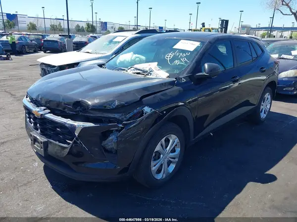 KL77LFE24RC199615 2024 CHEVROLET TRAX - Image 2